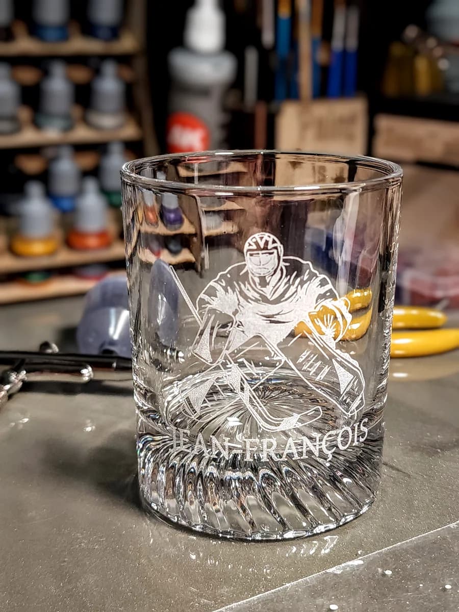 Verre personnalisé par gravure laser